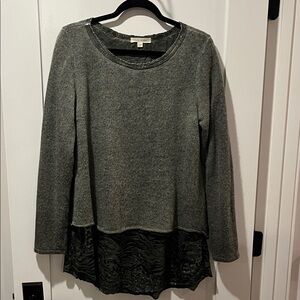 Elegant Gray Long Sleeve Sweater with Lace Detail